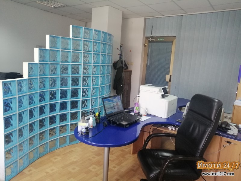 Се продава Деловен простор во  нас Аеродром