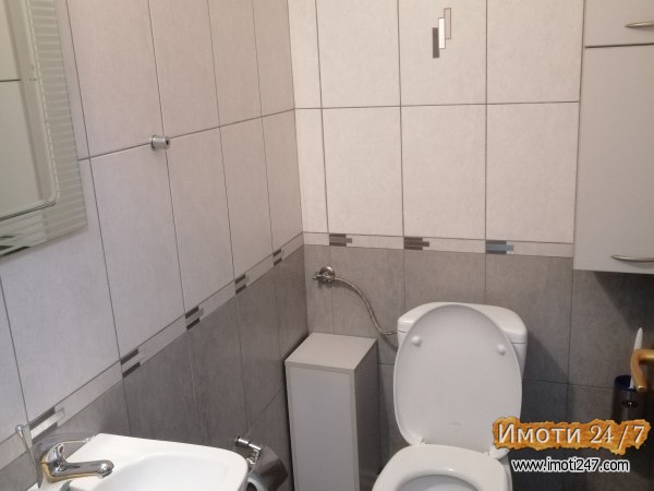 Се продава Деловен простор во  нас Аеродром