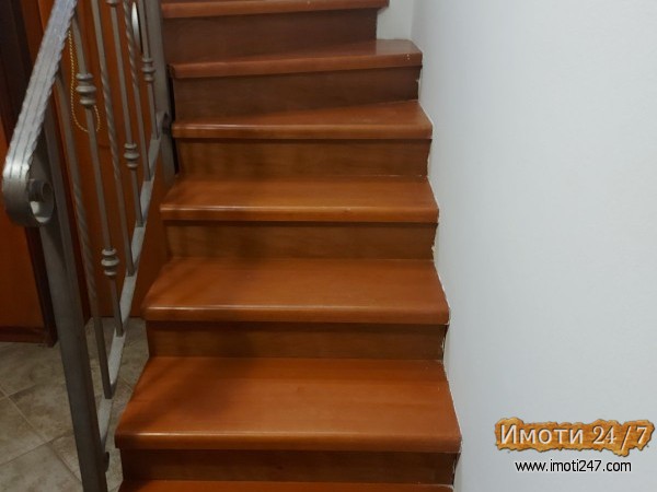 Sell House in   Chair