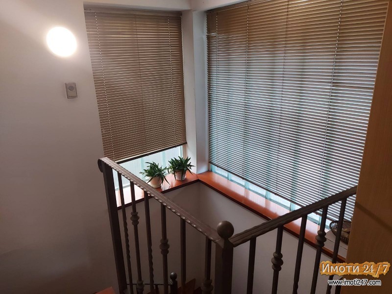 Sell House in   Chair