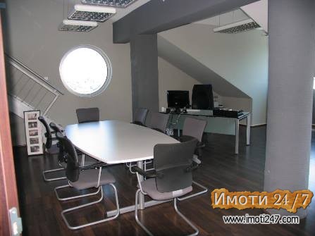 Се продава Деловен простор во  нас Центар