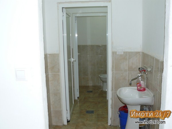Rent Office space in   Madzari