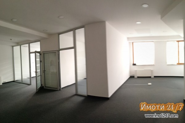 Rent Office space in   Centar