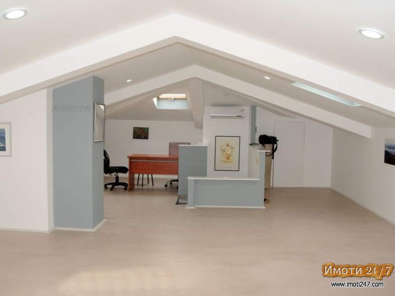 Се издава Деловен простор во  нас Тафталиџе 1