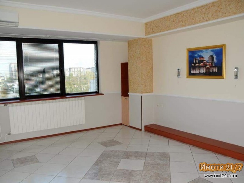 Се издава Деловен простор во  нас Тафталиџе 1