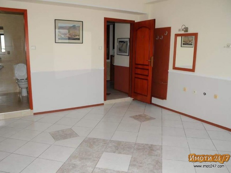 Се издава Деловен простор во  нас Тафталиџе 1