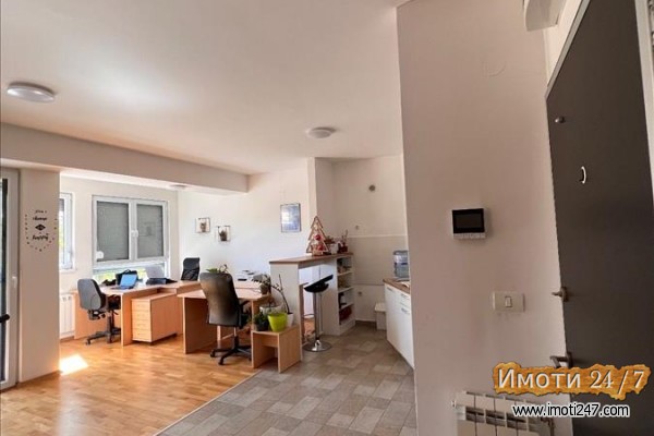 Rent Office space in   Centar