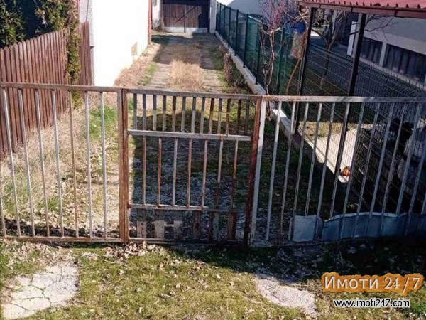 Се продава Куќа во  нас Хром