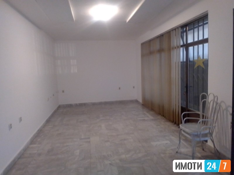 Rent Office space in   Centar