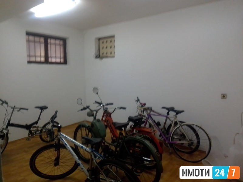 Rent Office space in   Centar