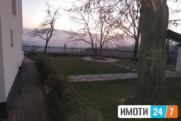 Се продава Куќа во  нас Радишани
