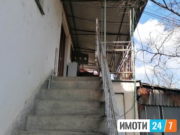 Се продава Куќа во  нас Други