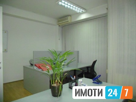 Се продава Деловен простор во  нас Центар