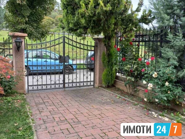 Се продава Куќа во  нас Центар