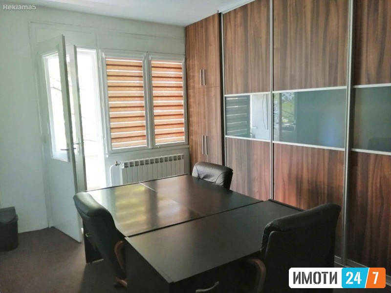 Rent Office space in   Centar
