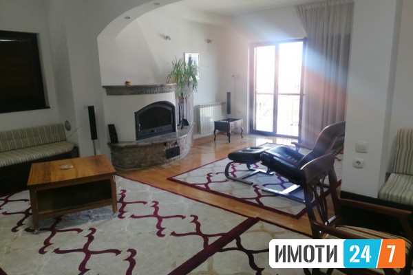 Rent House in   Crniche