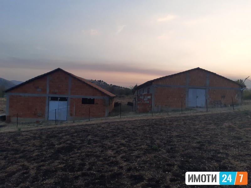 Се продава Куќа во  нас Други
