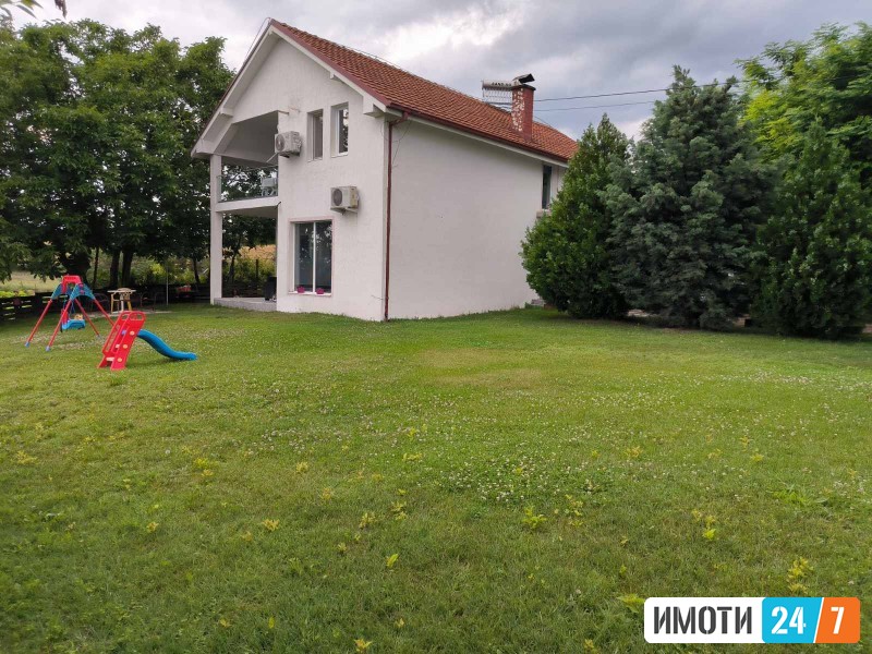 Се продава Куќа во  нас Радишани