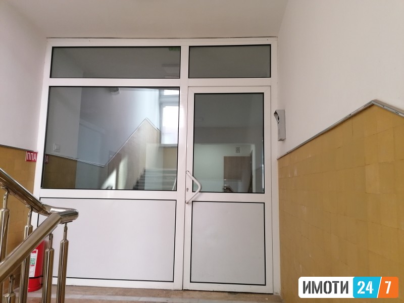 Rent Office space in   Centar