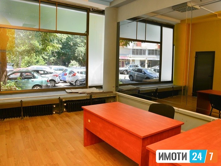 Rent Office space in   Centar