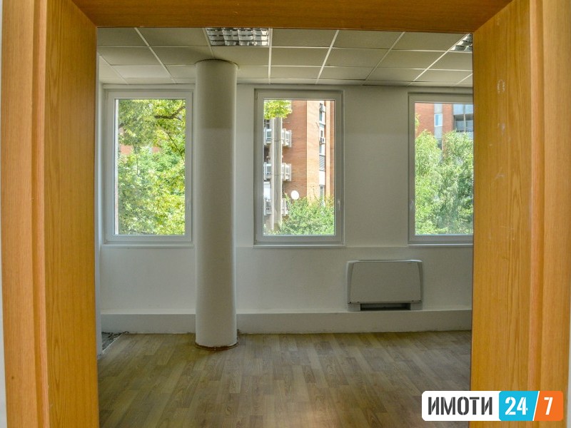 Rent Office space in   Centar