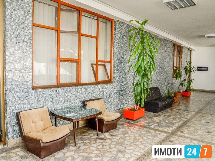 Rent Office space in   Centar