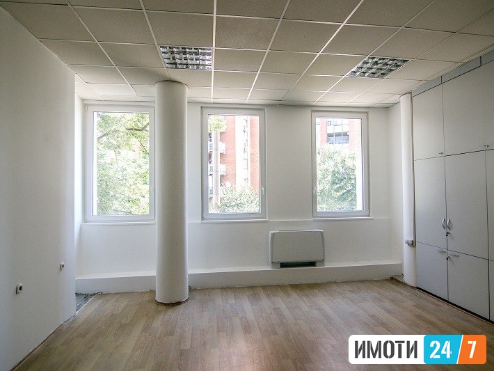 Rent Office space in   Centar