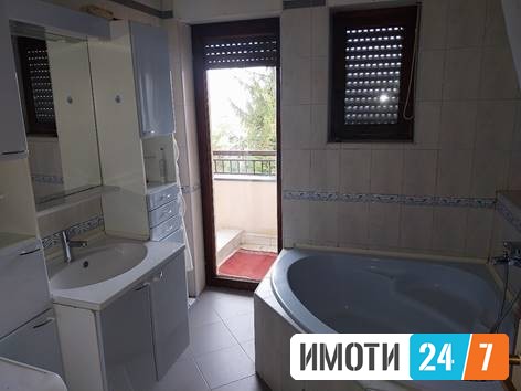 Се продава Куќа во  нас Водно