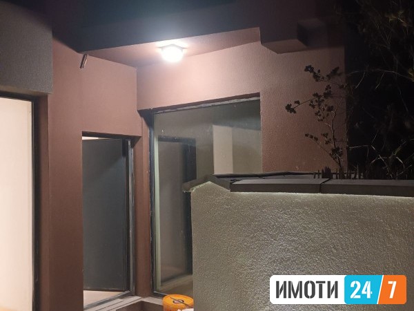 Се издава Куќа во  нас Влае