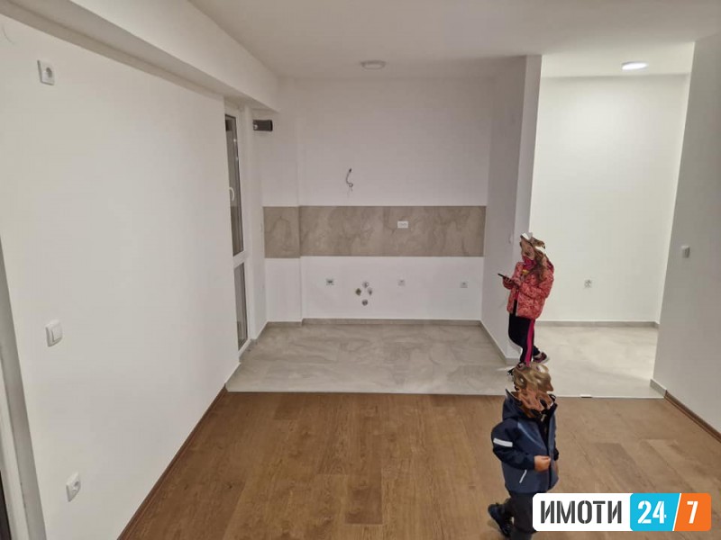 Се продава Стан во  нас Петровец