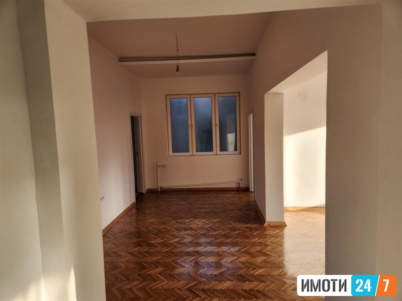 Се продава Стан во  нас Центар