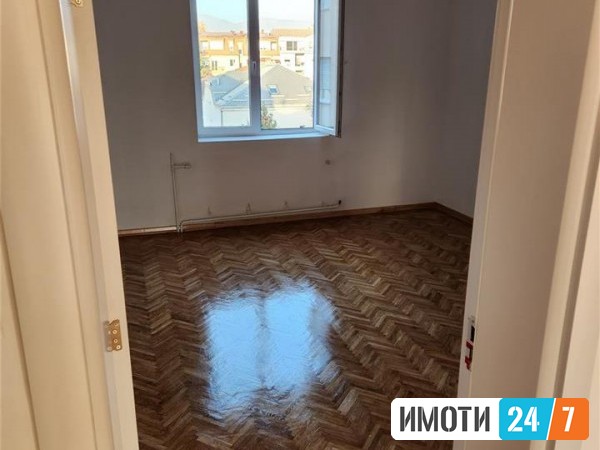 Се продава Стан во  нас Центар