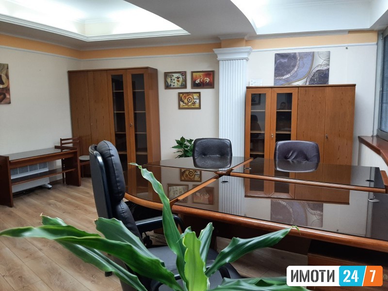 Rent Office space in   Centar