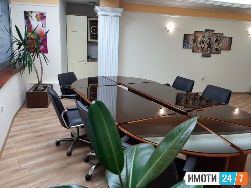 Rent Office space in   Centar