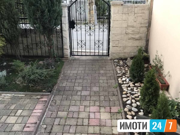 Се издава Куќа во  нас Жданец