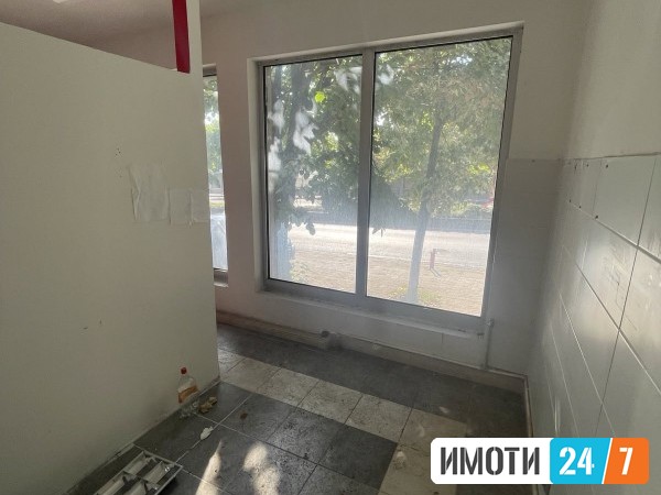 Се продава Деловен простор во  нас Водно