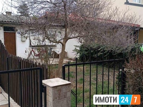 Се продава Куќа во  нас Влае