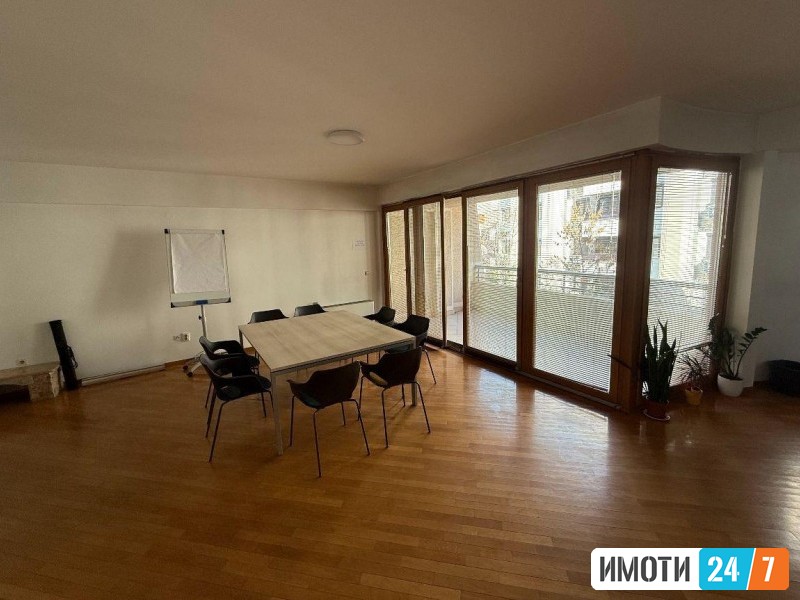 Се издава Деловен простор во  нас Карпош 2