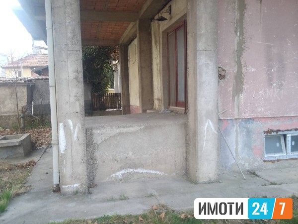 Се продава Куќа во  нас ЃПетров