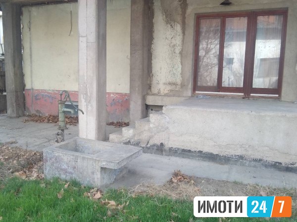 Се продава Куќа во  нас ЃПетров