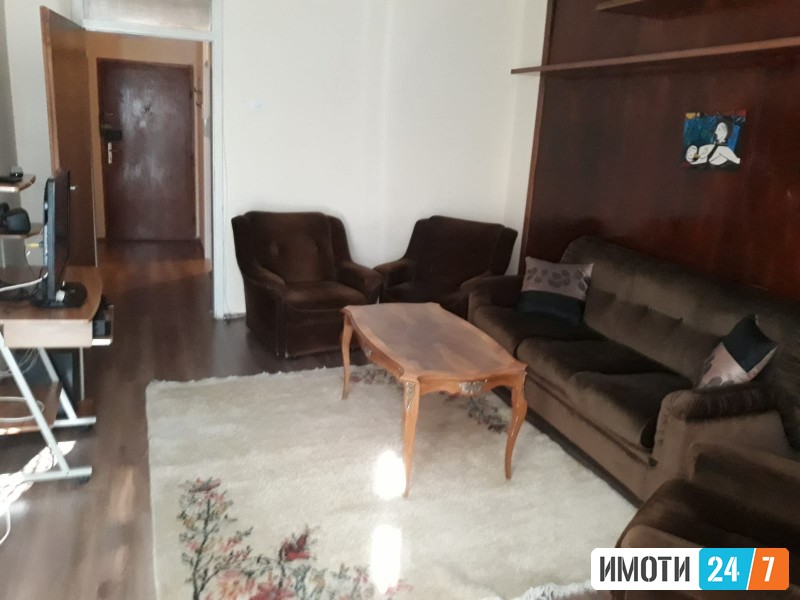 Се продава Стан во  нас Центар