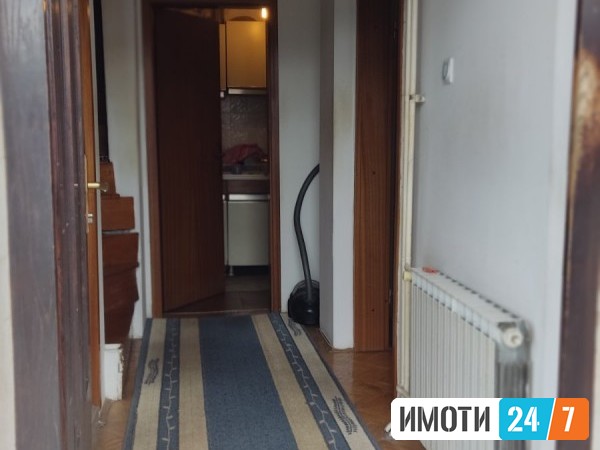 Се продава Куќа во  нас Влае