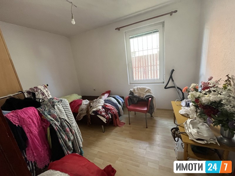 Sell House in   NLisiche
