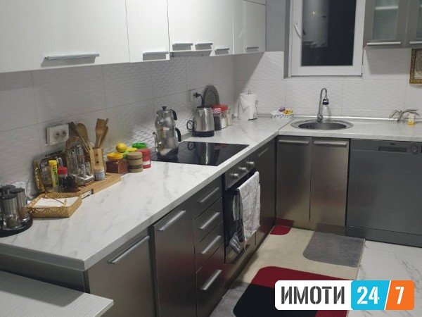 Се продава Стан во  нас Центар