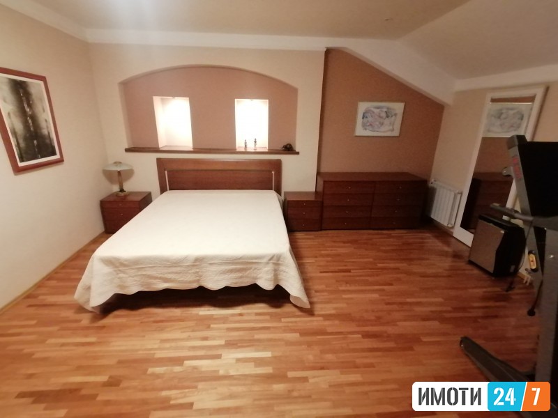 Rent House in   Crniche