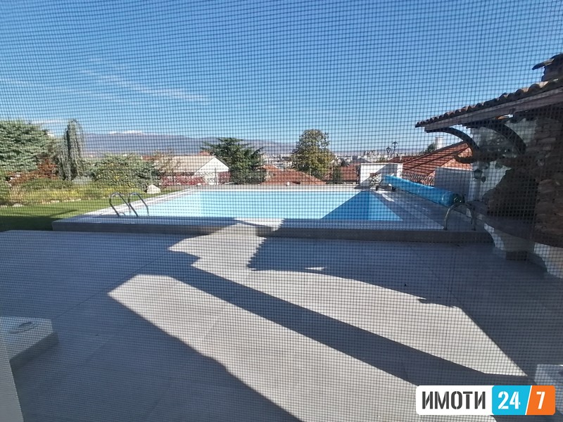 Rent House in   Crniche
