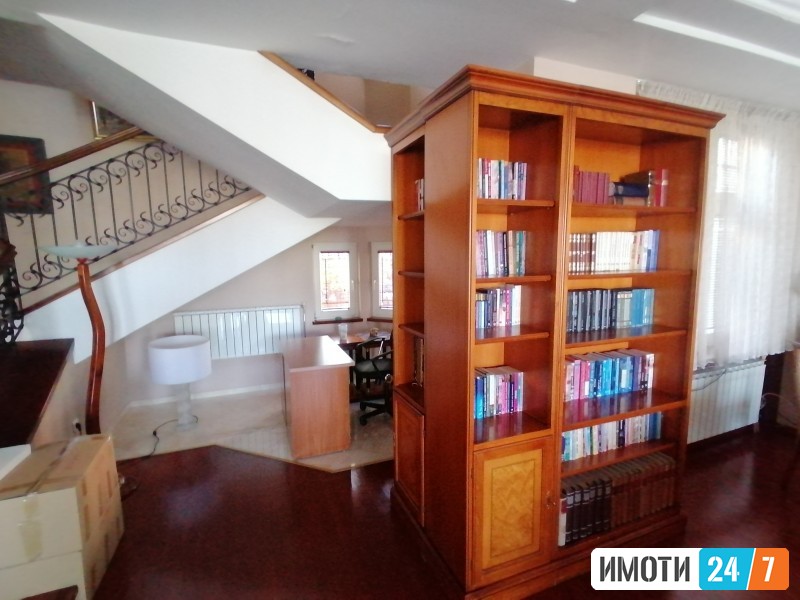 Rent House in   Crniche