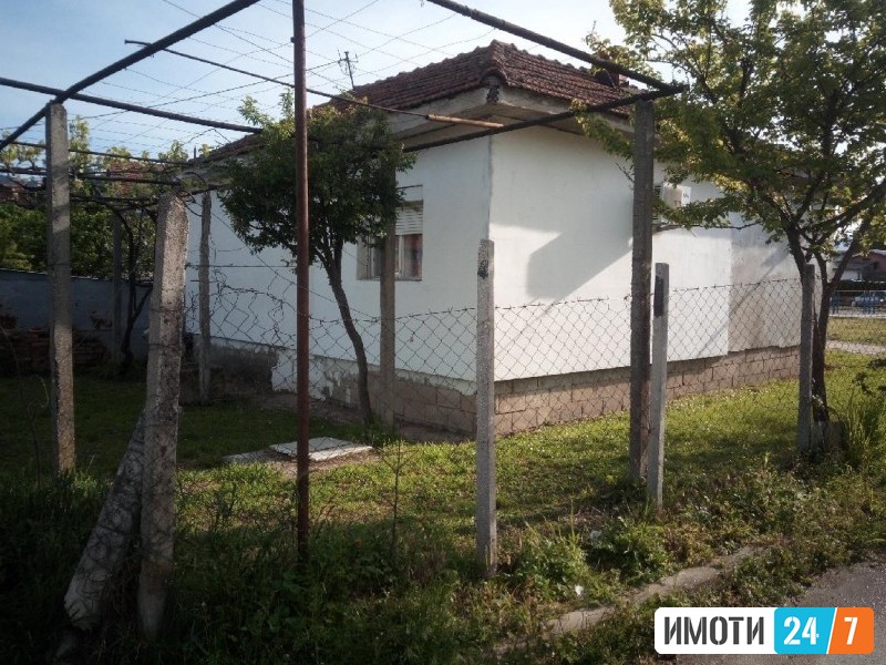 Се продава Куќа во  нас ЃПетров