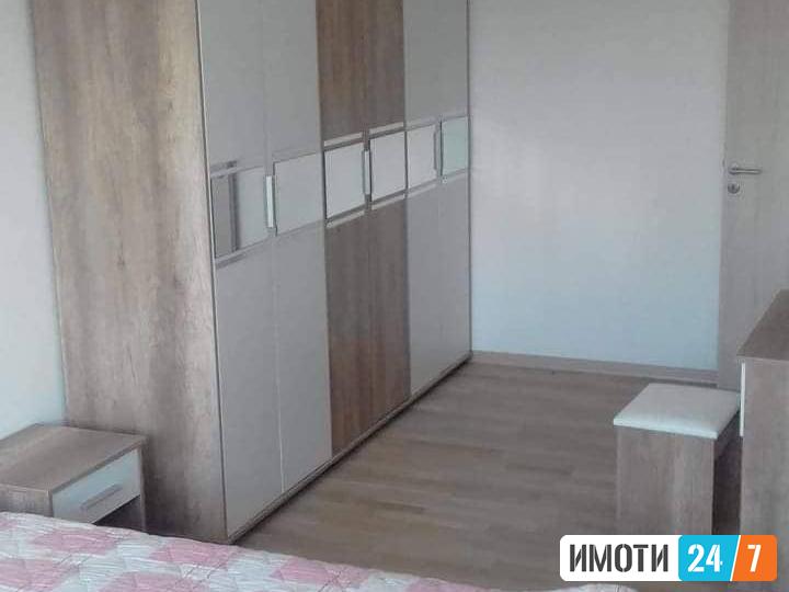 Izdavame trosoben stan za studenti Nova Zeleznicka