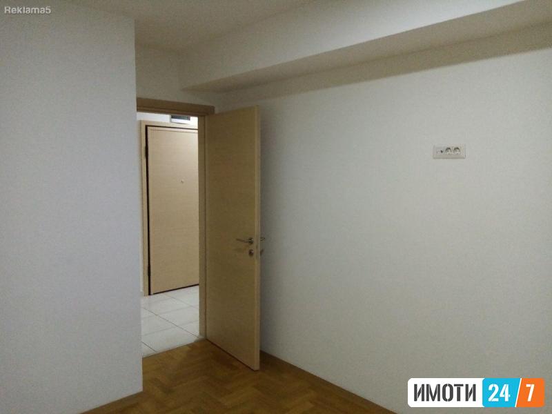 PRAZEN STAN NAS AERODROM